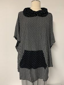 606 poncho black white with pocket